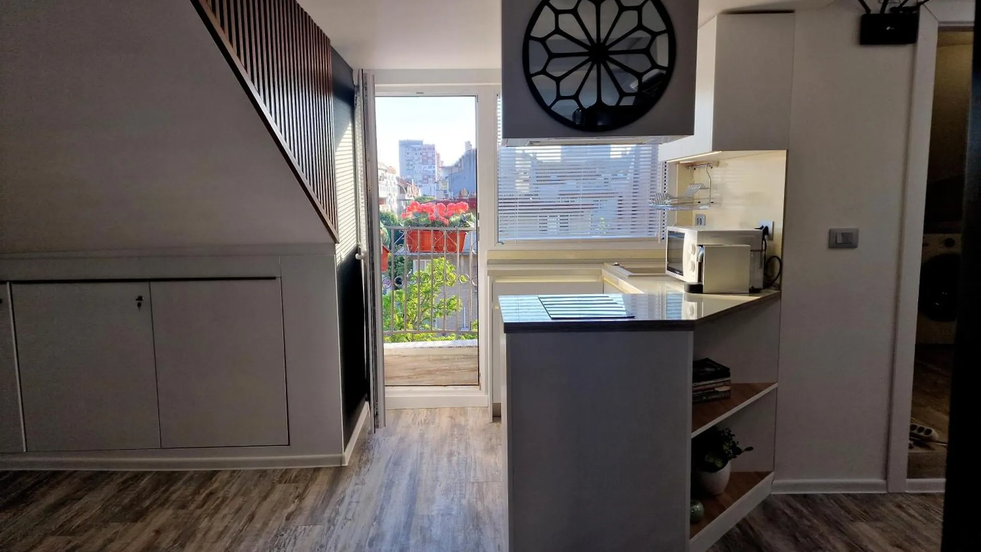 וארנה Charming City Center Loft Apartment