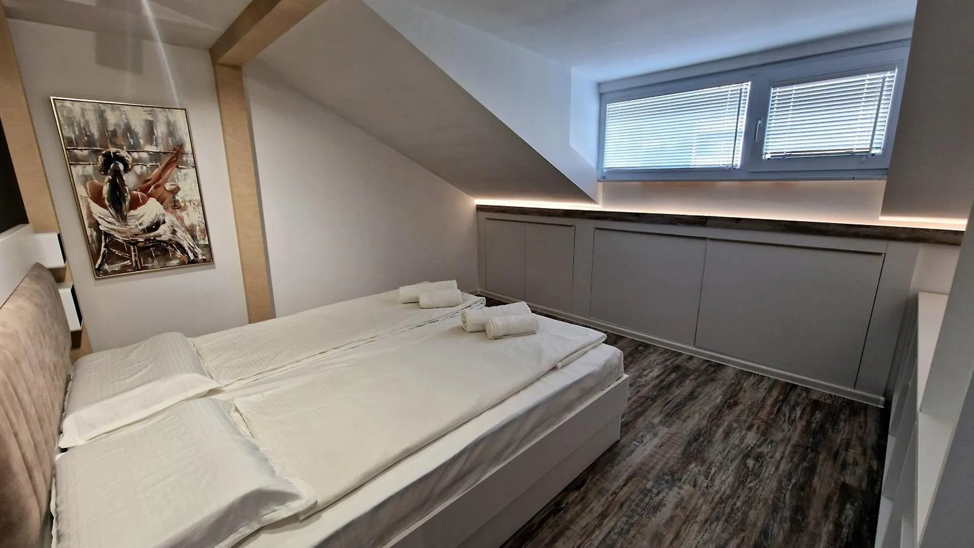 וארנה Charming City Center Loft Apartment