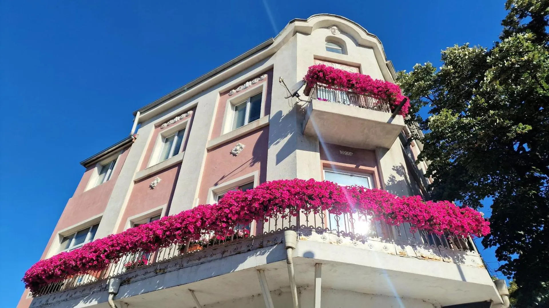 וארנה Charming City Center Loft Apartment