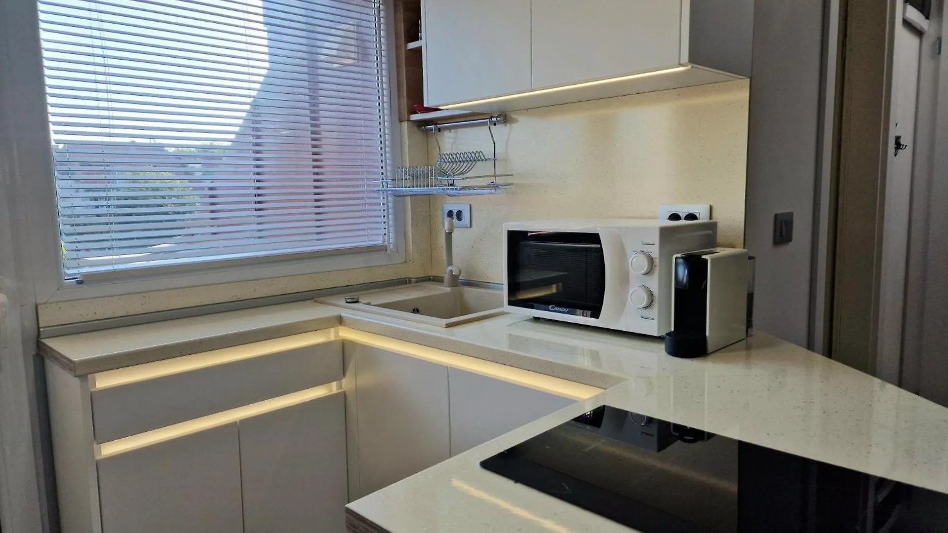 וארנה Charming City Center Loft Apartment