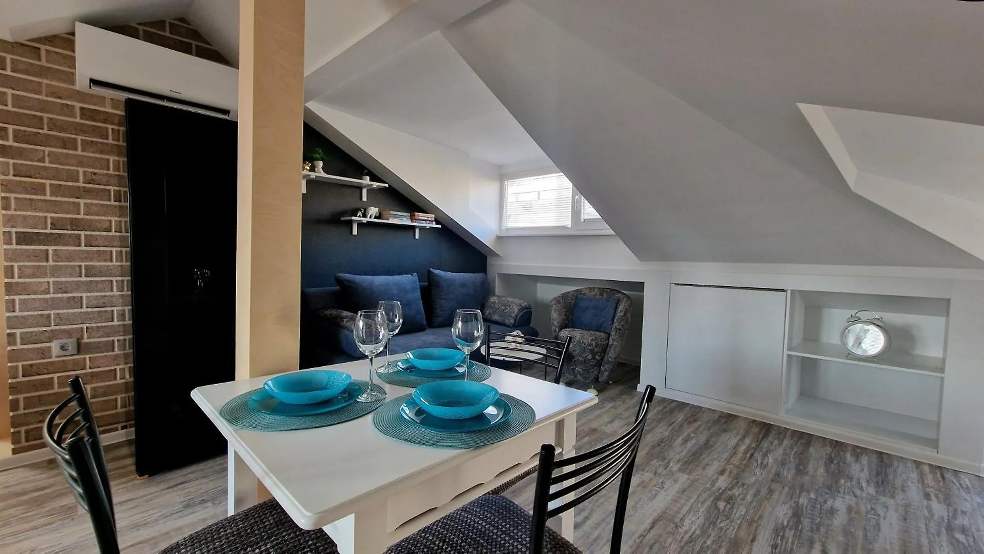 וארנה Charming City Center Loft Apartment 0*,
